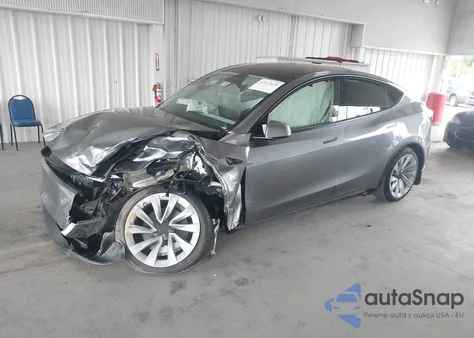 2026 Tesla Model Y Long Range Dual Motor All-Wheel Drive/Long Range Launch Series z USA, uszkodzony, nr VIN 7SAYGDEE4TA454820